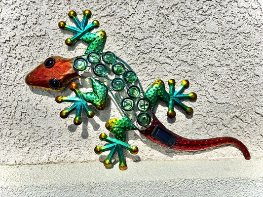Solar Powered Metal Gecko