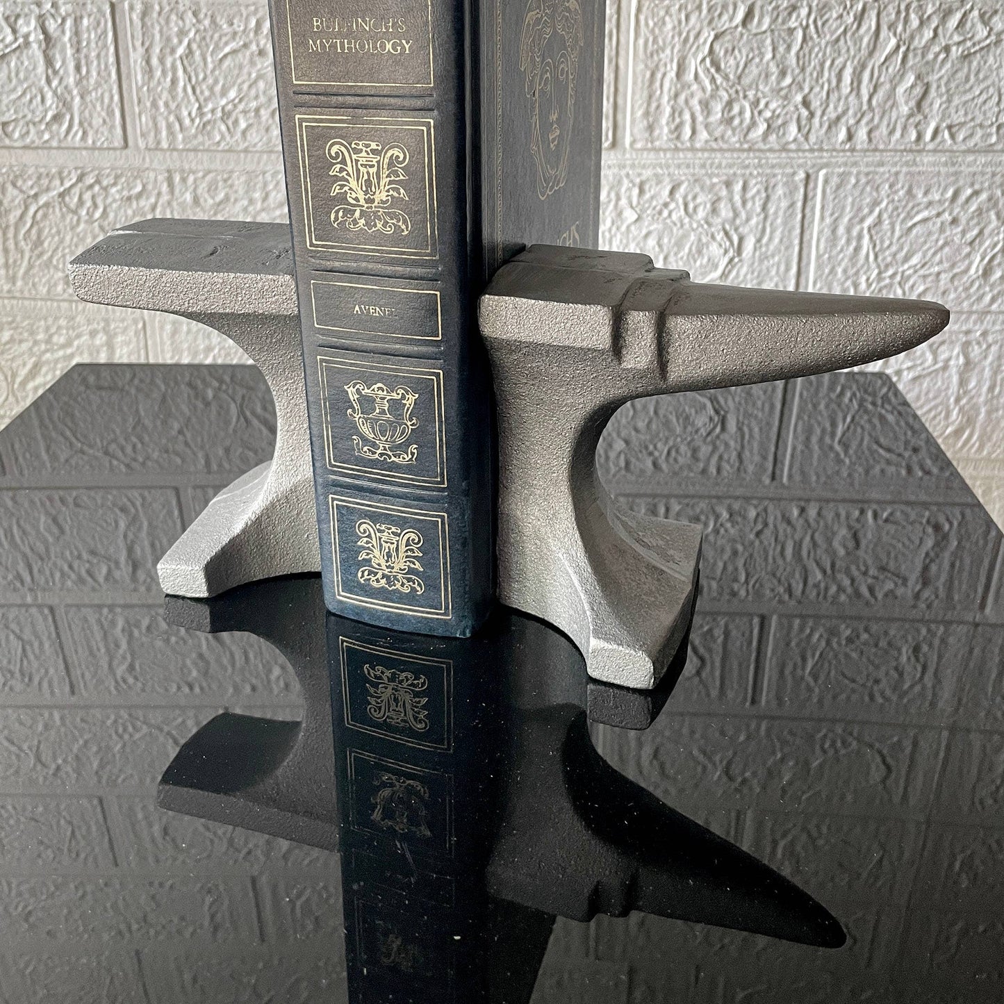 Cast Iron Anvil Bookends (Set of 2)