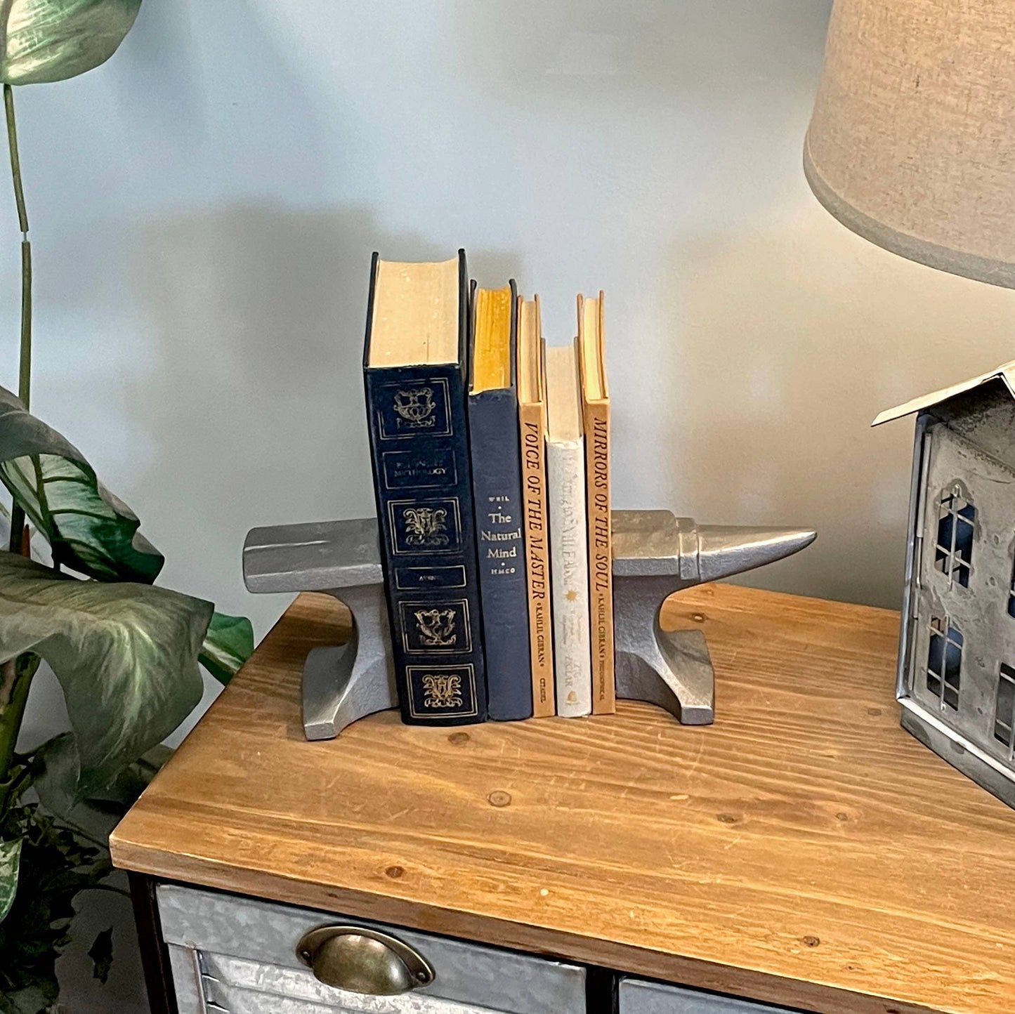Cast Iron Anvil Bookends (Set of 2)