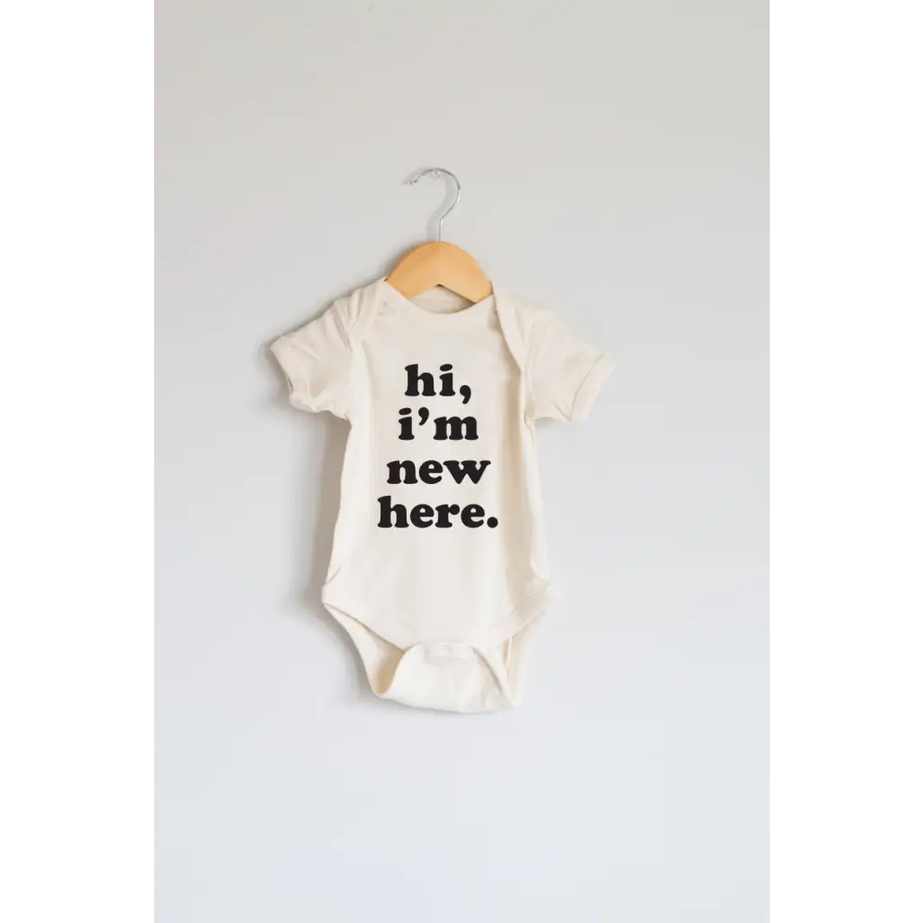 "Hi, I'm New Here" Organic Cotton Baby Bodysuit